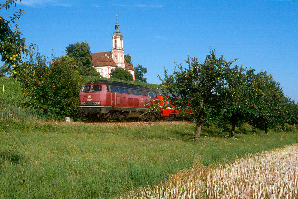 https://www.eisenbahnfotograf.de/datei/August 1986/1120149 DB 218287 Birnau 7.8.86.jpg